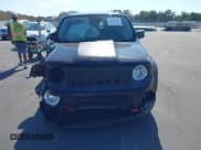 ✅ 2017 Jeep Renegade Trailhawk • VIN: ZACCJBCB0HPE94143 • Lot: 43760545. Wystawiony na IAAI z przebiegiem 84 422 mil. Bezpłatny archiwum sprzedaży aukcyjnych z USA i szczegółowy raport historii pojazdu na DreamBid. Zdjęcie 11.