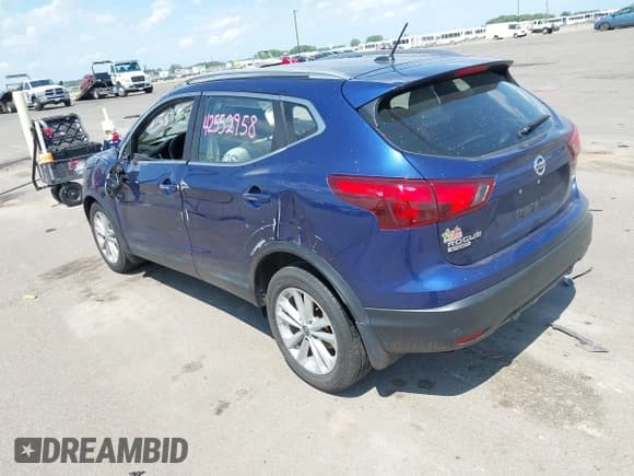 ✅ 2019 Nissan Rogue SV • VIN: JN1BJ1CR7KW332347 • Lot: 42552958. Wystawiony na IAAI z przebiegiem 88 648 mil. Bezpłatny archiwum sprzedaży aukcyjnych z USA i szczegółowy raport historii pojazdu na DreamBid. Zdjęcie 3.
