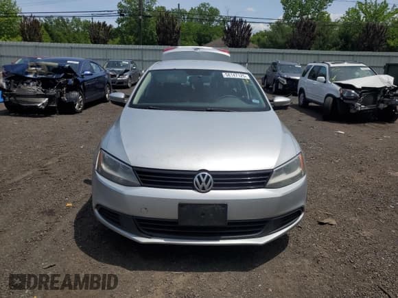 ✅ 2011 Volkswagen Jetta SE • VIN: 3VWDZ7AJ0BM327549 • Lot: 58147125. Listed on Copart with 295,508 mi. Free auction sales archive from the USA and detailed vehicle history report at DreamBid. Image 5.