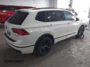 ✅ 2024 Volkswagen Tiguan SE R-Line Black • VIN: 3VV8B7AX7RM059124 • Lot: 42477502. Wystawiony na IAAI z przebiegiem 16 891 mil. Bezpłatny archiwum sprzedaży aukcyjnych z USA i szczegółowy raport historii pojazdu na DreamBid. Zdjęcie 4.