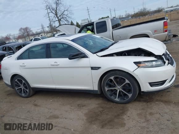✅ 2015 Ford Taurus SHO • VIN: 1FAHP2KTXFG163276 • Lot: 41997881. Listed on IAAI with 118,380 mi. Free auction sales archive from the USA and detailed vehicle history report at DreamBid. Image 13.
