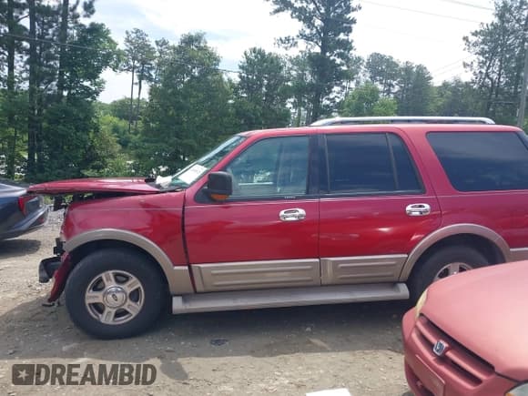 ✅ 2004 Ford Expedition Eddie Bauer • VIN: 1FMEU17W64LA25317 • Lot: 42460523. Listed on IAAI with 266,717 mi. Free auction sales archive from the USA and detailed vehicle history report at DreamBid. Image 14.