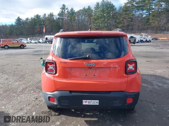 ✅ 2015 Jeep Renegade Latitude • VIN: ZACCJBBT3FPB47297 • Lot: 43670184. Wystawiony na IAAI z przebiegiem 131 300 mil. Bezpłatny archiwum sprzedaży aukcyjnych z USA i szczegółowy raport historii pojazdu na DreamBid. Zdjęcie 16.