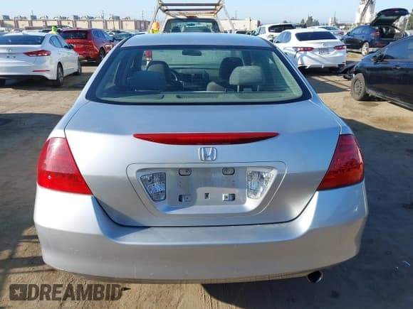 ✅ 2006 Honda Accord LX • VIN: JHMCM56436C006745 • Lot: 42861699. Wystawiony na IAAI z przebiegiem 138 503 mil. Bezpłatny archiwum sprzedaży aukcyjnych z USA i szczegółowy raport historii pojazdu na DreamBid. Zdjęcie 16.