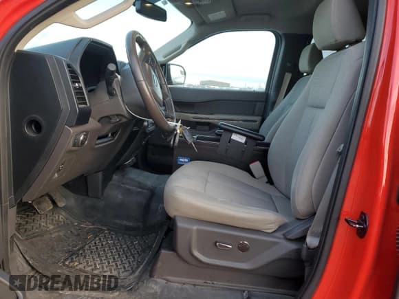 ✅ 2018 Ford Expedition Max XL • VIN: 1FMJK1GT9JEA59889 • Lot: 86098484. Wystawiony na Copart z przebiegiem 67 610 mil. Bezpłatny archiwum sprzedaży aukcyjnych z USA i szczegółowy raport historii pojazdu na DreamBid. Zdjęcie 7.