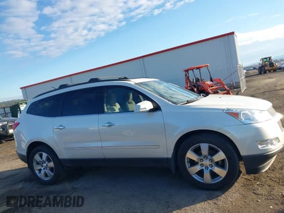 ✅ 2012 Chevrolet Traverse LTZ • VIN: 1GNKVLED4CJ152537 • Lot: 43749305. Wystawiony na IAAI z przebiegiem 188 623 mil. Bezpłatny archiwum sprzedaży aukcyjnych z USA i szczegółowy raport historii pojazdu na DreamBid. Zdjęcie 13.