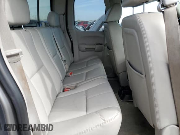 ✅ 2008 Chevrolet Silverado 1500 1LT • VIN: 2GCEK190281300650 • Lot: 71354264. Listed on Copart with 226,620 mi. Free auction sales archive from the USA and detailed vehicle history report at DreamBid. Image 10.