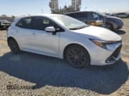 ✅ 2023 Toyota Corolla XSE • VIN: JTNC4MBE5P3212849 • Lot: 82447325. Wystawiony na Copart z przebiegiem 14 553 mil. Bezpłatny archiwum sprzedaży aukcyjnych z USA i szczegółowy raport historii pojazdu na DreamBid. Zdjęcie 4.