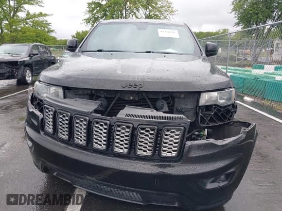 ✅ 2018 Jeep Grand Cherokee Altitude • VIN: 1C4RJEAG1JC430441 • Lot: 42320182. Wystawiony na IAAI z przebiegiem 117 110 mil. Bezpłatny archiwum sprzedaży aukcyjnych z USA i szczegółowy raport historii pojazdu na DreamBid. Zdjęcie 12.