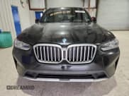✅ 2023 BMW X3 sDrive30i • VIN: 5UX43DP06P9R81543 • Lot: 90834585. Wystawiony na Copart z przebiegiem 58 500 mil. Bezpłatny archiwum sprzedaży aukcyjnych z USA i szczegółowy raport historii pojazdu na DreamBid. Zdjęcie 5.