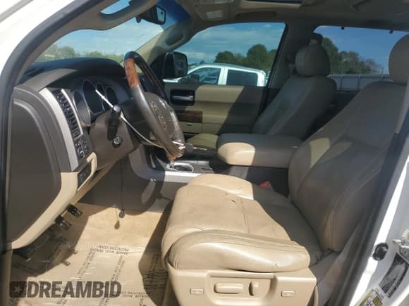 ✅ 2010 Toyota Sequoia Platinum • VIN: 5TDDW5G10AS027225 • Лот: 87372585. Опубликован ранее на Copart с пробегом 265 997 миль. Бесплатный доступ к архиву аукционных продаж из США и подробный отчёт об истории автомобиля на DreamBid. Изображение 7.