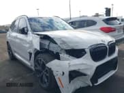 ✅ 2021 BMW X3 M • VIN: 5YMTS0C03M9E99584 • Lot: 43667645. Wystawiony na IAAI z przebiegiem 42 536 mil. Bezpłatny archiwum sprzedaży aukcyjnych z USA i szczegółowy raport historii pojazdu na DreamBid. Zdjęcie 6.