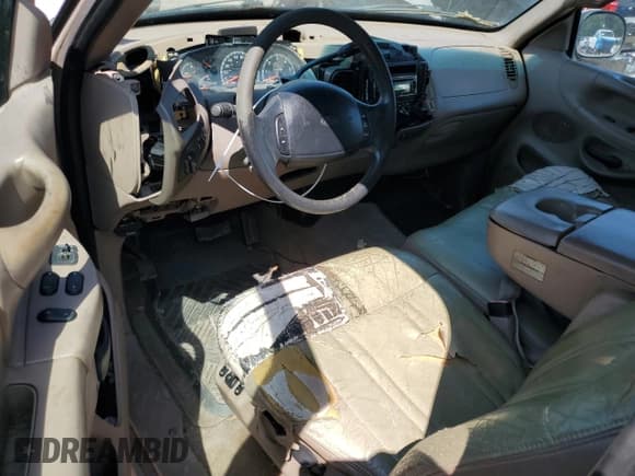 ✅ 1997 Ford F-150 XL • VIN: 1FTEX17LXVNB11737 • Lot: 52624175. Wystawiony na Copart z przebiegiem 94 897 mil. Bezpłatny archiwum sprzedaży aukcyjnych z USA i szczegółowy raport historii pojazdu na DreamBid. Zdjęcie 8.