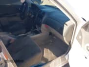 ✅ 2001 Mazda Protege LX • VIN: JM1BJ226910401437 • Lot: 43548017. Wystawiony na IAAI z przebiegiem 236 866 mil. Bezpłatny archiwum sprzedaży aukcyjnych z USA i szczegółowy raport historii pojazdu na DreamBid. Zdjęcie 5.