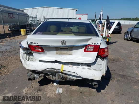 ✅ 2014 Acura TSX • VIN: JH4CU2F46EC001830 • Lot: 43415918. Wystawiony na IAAI z przebiegiem 139 808 mil. Bezpłatny archiwum sprzedaży aukcyjnych z USA i szczegółowy raport historii pojazdu na DreamBid. Zdjęcie 17.