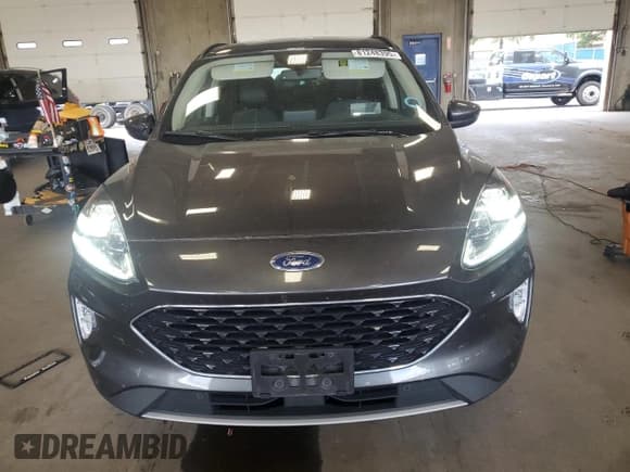 ✅ 2020 Ford Escape Titanium • VIN: 1FMCU9J97LUC13412 • Lot: 81248395. Listed on Copart with 29,645 mi. Free auction sales archive from the USA and detailed vehicle history report at DreamBid. Image 5.