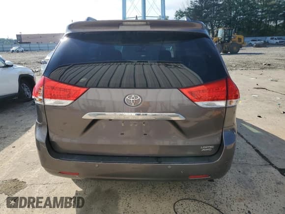 ✅ 2012 Toyota Sienna XLE • VIN: 5TDDK3DC2CS034105 • Лот: 62735765. Опубликован ранее на Copart с пробегом 145 858 миль. Бесплатный доступ к архиву аукционных продаж из США и подробный отчёт об истории автомобиля на DreamBid. Изображение 6.