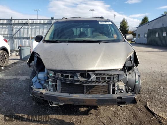 ✅ 2005 Toyota Sienna LE • VIN: 5TDZA23C75S303254 • Lot: 86467315. Wystawiony na Copart z przebiegiem 173 668 mil. Bezpłatny archiwum sprzedaży aukcyjnych z USA i szczegółowy raport historii pojazdu na DreamBid. Zdjęcie 5.