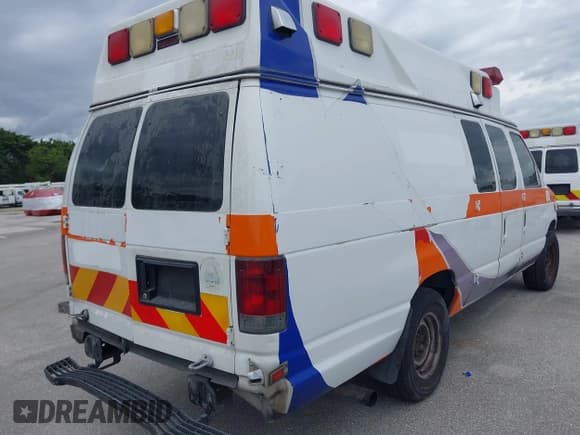 ✅ 2009 Ford E-Series Commercial • VIN: 1FDSS34PX9DA32550 • Лот: 41710405. Опубликован ранее на IAAI с пробегом 391 668 миль. Бесплатный доступ к архиву аукционных продаж из США и подробный отчёт об истории автомобиля на DreamBid. Изображение 4.