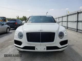 ✅ 2019 Bentley Bentayga V8 • VIN: SJAAM2ZV0KC026362 • Lot: 54059393. Wystawiony na Copart z przebiegiem 31 530 mil. Bezpłatny archiwum sprzedaży aukcyjnych z USA i szczegółowy raport historii pojazdu na DreamBid. Zdjęcie 5.