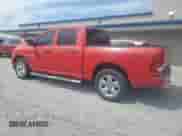 2013 Ram 1500 Express z VIN 1C6RR6KTXDS561265, wystawiony jako Copart lot #70894635 z przebiegiem 136 903 mil mil oraz Czysty tytuł • Clean title. Historia ofert i sprzedaży dostępna na DreamBid. Obrazek 2.