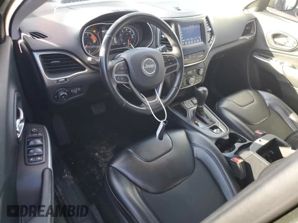 ✅ 2019 Jeep Cherokee Latitude Plus • VIN: 1C4PJLLX7KD241698 • Lot: 85445244. Listed on Copart with 82,883 mi. Free auction sales archive from the USA and detailed vehicle history report at DreamBid. Image 8.