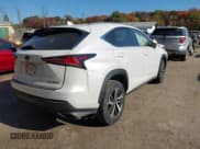 ✅ 2018 Lexus NX 300 • VIN: JTJBARBZ9J2165845 • Lot: 43537252. Wystawiony na IAAI z przebiegiem 104 185 mil. Bezpłatny archiwum sprzedaży aukcyjnych z USA i szczegółowy raport historii pojazdu na DreamBid. Zdjęcie 4.
