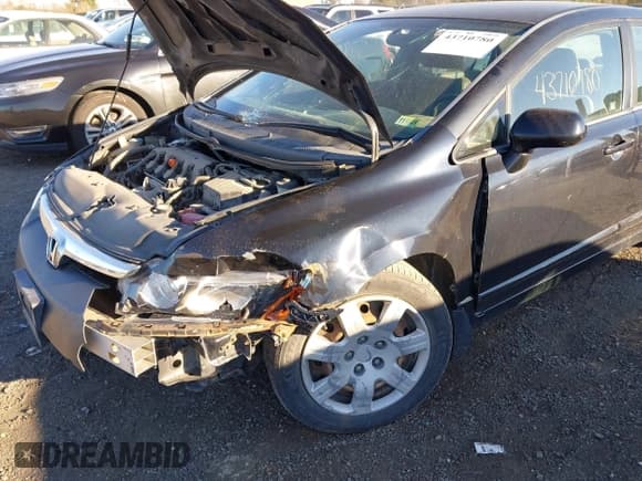 ✅ 2007 Honda Civic LX • VIN: 1HGFA15517L113614 • Лот: 43710780. Опубликован ранее на IAAI с пробегом 200 447 миль. Бесплатный доступ к архиву аукционных продаж из США и подробный отчёт об истории автомобиля на DreamBid. Изображение 6.