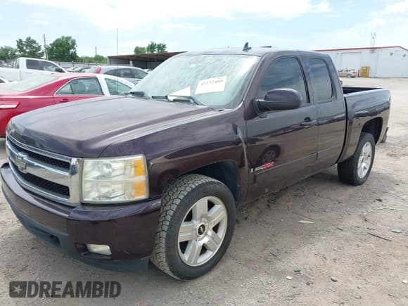 ✅ 2008 Chevrolet Silverado 1500 • VIN: 1GCEC19Y28Z298330 • Lot: 42272489. Wystawiony na IAAI z przebiegiem 97 076 mil. Bezpłatny archiwum sprzedaży aukcyjnych z USA i szczegółowy raport historii pojazdu na DreamBid. Zdjęcie 2.