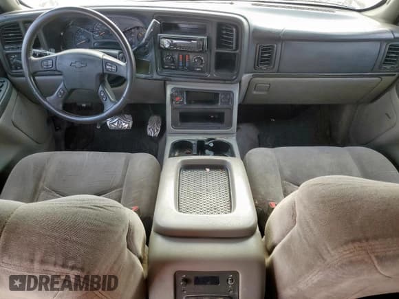 ✅ 2003 Chevrolet Tahoe LS • VIN: 1GNEC13Z13R193800 • Lot: 93153375. Listed on Copart with 215,388 mi. Free auction sales archive from the USA and detailed vehicle history report at DreamBid. Image 8.