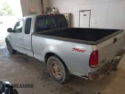 ✅ 2000 Ford F-150 XL • VIN: 1FTRX17W6YNA11294 • Lot: 42971025. Wystawiony na IAAI z przebiegiem 87 250 mil. Bezpłatny archiwum sprzedaży aukcyjnych z USA i szczegółowy raport historii pojazdu na DreamBid. Zdjęcie 3.