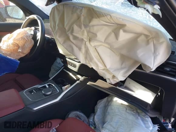 ✅ 2024 BMW 3 Series M340i xDrive • VIN: 3MW49FF00R8D93774 • Lot: 41330455. Listed on IAAI with 4,438 mi. Free auction sales archive from the USA and detailed vehicle history report at DreamBid. Image 5.