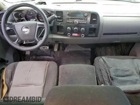 ✅ 2008 Chevrolet Silverado 2500HD Work Truck • VIN: 1GCHC29K38E174413 • Lot: 68936275. Wystawiony na Copart z przebiegiem 221 086 mil. Bezpłatny archiwum sprzedaży aukcyjnych z USA i szczegółowy raport historii pojazdu na DreamBid. Zdjęcie 8.