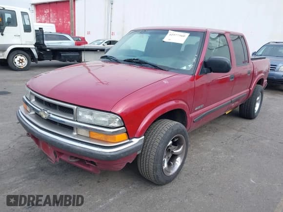 ✅ 2001 Chevrolet S-10 LS • VIN: 1GCDT13W61K190844 • Лот: 41977560. Опубликован ранее на IAAI с пробегом 252 291 миль. Бесплатный доступ к архиву аукционных продаж из США и подробный отчёт об истории автомобиля на DreamBid. Изображение 17.