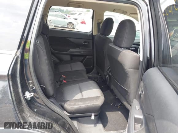 ✅ 2019 Mitsubishi Outlander ES • VIN: JA4AZ3A39KZ055673 • Lot: 42459555. Listed on IAAI with 97,433 mi. Free auction sales archive from the USA and detailed vehicle history report at DreamBid. Image 8.