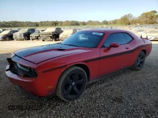 ✅ 2010 Dodge Challenger SE • VIN: 2B3CJ4DV0AH232667 • Lot: 77840544. Wystawiony na Copart z przebiegiem 195 557 mil. Bezpłatny archiwum sprzedaży aukcyjnych z USA i szczegółowy raport historii pojazdu na DreamBid. Zdjęcie 1.