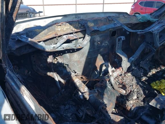 ✅ 2005 Chevrolet Silverado 2500HD LS • VIN: 1GCHK23295F869738 • Lot: 39714798. Wystawiony na IAAI z przebiegiem Nie podano. Bezpłatny archiwum sprzedaży aukcyjnych z USA i szczegółowy raport historii pojazdu na DreamBid. Zdjęcie 7.