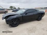 ✅ 2022 Dodge Challenger R/T • VIN: 2C3CDZBT8NH253992 • Lot: 77411413. Wystawiony na Copart z przebiegiem 20 372 mil. Bezpłatny archiwum sprzedaży aukcyjnych z USA i szczegółowy raport historii pojazdu na DreamBid. Zdjęcie 1.