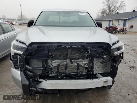 ✅ 2024 Toyota Tundra SR • VIN: 5TFKB5AA2RX035280 • Лот: 44276845. Опубликован ранее на Copart с пробегом 5 713 миль. Бесплатный доступ к архиву аукционных продаж из США и подробный отчёт об истории автомобиля на DreamBid. Изображение 5.