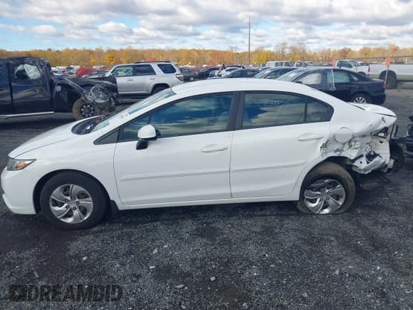 ✅ 2013 Honda Civic LX • VIN: 19XFB2F5XDE064661 • Lot: 43576682. Listed on IAAI with 72,530 mi. Free auction sales archive from the USA and detailed vehicle history report at DreamBid. Image 15.
