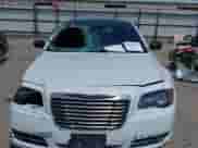 2014 Chrysler 300 S с VIN 2C3CCABG3EH262008, выставлен на аукционе IAAI как лот 42087435 с пробегом 248 794 миль миль и . История ставок и продаж доступна на DreamBid. Изображение 13.