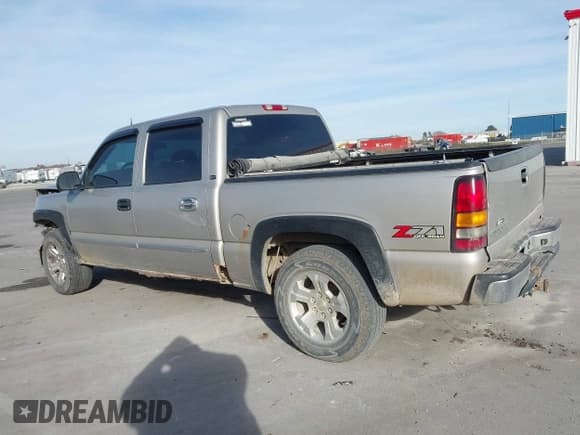 ✅ 2005 GMC Sierra 1500 SLT • VIN: 2GTEK13T651224641 • Лот: 43649654. Опубликован ранее на IAAI с пробегом 232 970 миль. Бесплатный доступ к архиву аукционных продаж из США и подробный отчёт об истории автомобиля на DreamBid. Изображение 14.