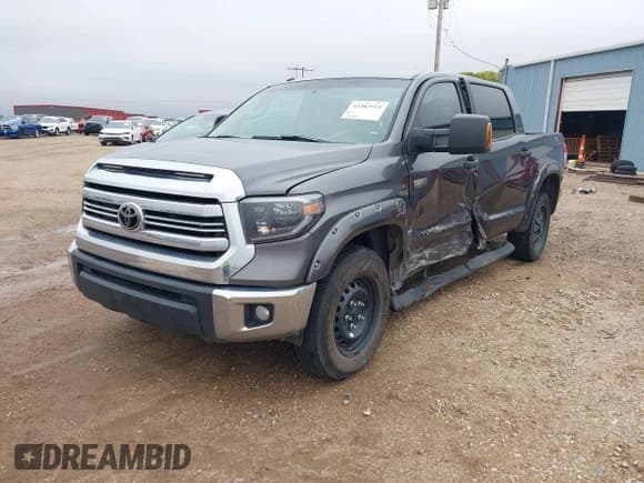 ✅ 2016 Toyota Tundra SR5 • VIN: 5TFDW5F10GX563161 • Lot: 43383511. Wystawiony na IAAI z przebiegiem 159 551 mil. Bezpłatny archiwum sprzedaży aukcyjnych z USA i szczegółowy raport historii pojazdu na DreamBid. Zdjęcie 2.