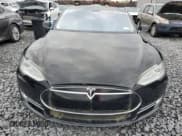 ✅ 2012 Tesla Model S Performance • VIN: 5YJSA1DP4CFP01424 • Lot: 91071555. Wystawiony na Copart z przebiegiem Nie podano. Bezpłatny archiwum sprzedaży aukcyjnych z USA i szczegółowy raport historii pojazdu na DreamBid. Zdjęcie 5.