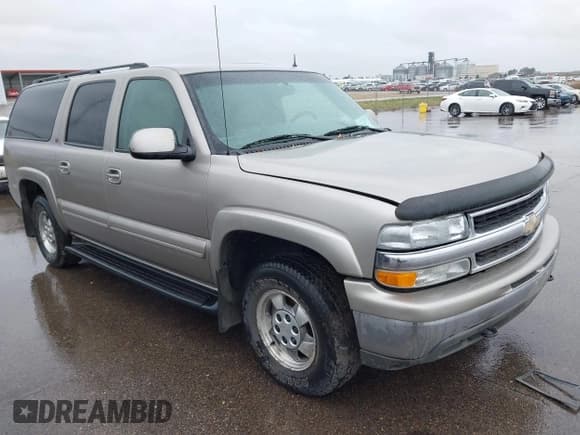 ✅ 2002 Chevrolet Suburban LT • VIN: 1GNFK16Z62J137108 • Lot: 43494567. Listed on IAAI with 158,079 mi. Free auction sales archive from the USA and detailed vehicle history report at DreamBid. Image 1.