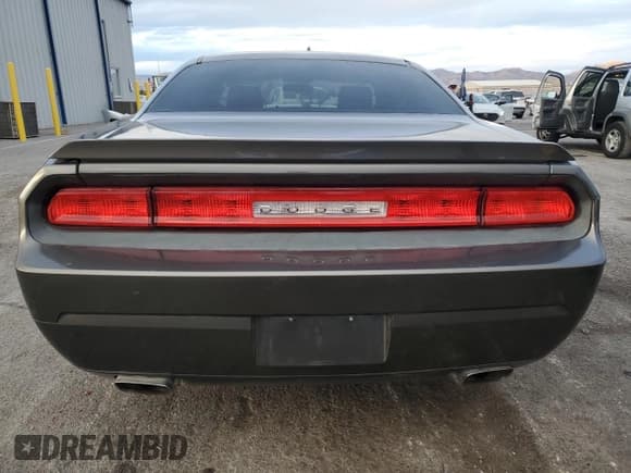 ✅ 2009 Dodge Challenger R/T • VIN: 2B3LJ54T19H542696 • Lot: 82454434. Wystawiony na Copart z przebiegiem 141 889 mil. Bezpłatny archiwum sprzedaży aukcyjnych z USA i szczegółowy raport historii pojazdu na DreamBid. Zdjęcie 6.