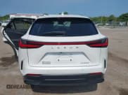 ✅ 2025 Lexus NX 250 Premium • VIN: 2T2GDCAZ0SC017127 • Lot: 42325758. Wystawiony na IAAI z przebiegiem 9 735 mil. Bezpłatny archiwum sprzedaży aukcyjnych z USA i szczegółowy raport historii pojazdu na DreamBid. Zdjęcie 16.