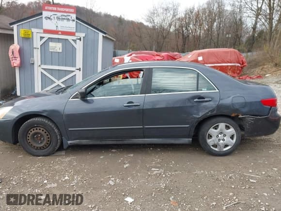 ✅ 2005 Honda Accord LX • VIN: 1HGCM66365A075911 • Lot: 43777968. Listed on IAAI with 233,316 mi. Free auction sales archive from the USA and detailed vehicle history report at DreamBid. Image 14.