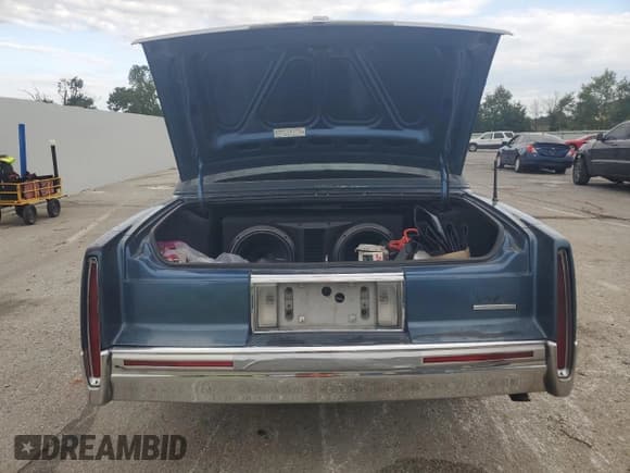 ✅ 1992 Cadillac Fleetwood • VIN: 1G6CB53B8N4240045 • Lot: 71166785. Listed on Copart with 155,465 mi. Free auction sales archive from the USA and detailed vehicle history report at DreamBid. Image 6.