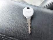 ✅ 2004 Chrysler 300M M • VIN: 2C3HE66G64H609093 • Lot: 42632559. Wystawiony na IAAI z przebiegiem 140 546 mil. Bezpłatny archiwum sprzedaży aukcyjnych z USA i szczegółowy raport historii pojazdu na DreamBid. Zdjęcie 11.